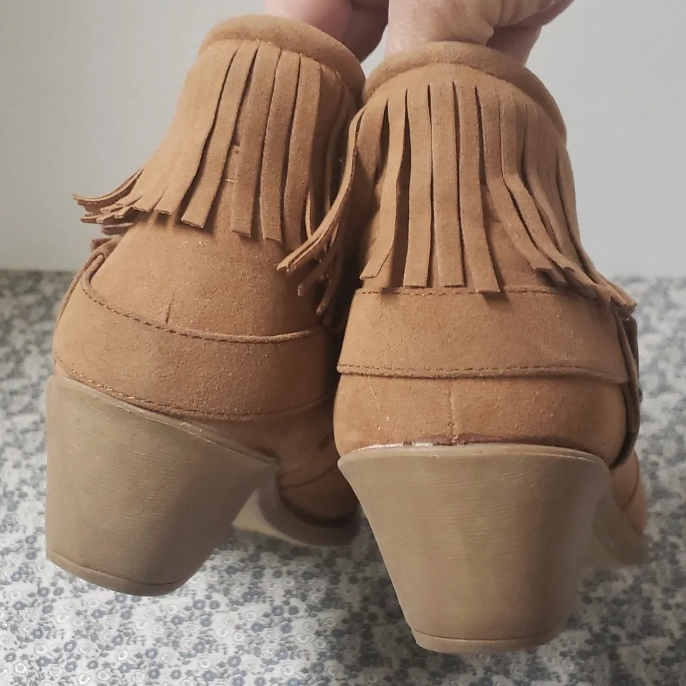 ETC women’s fringed ankle boots size 8/9